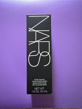 NARS Pure Radiant Tinted Moisturizer- Gotland